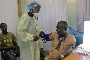 Luật “không đụng chạm” ở Châu Phi sau dịch Ebola