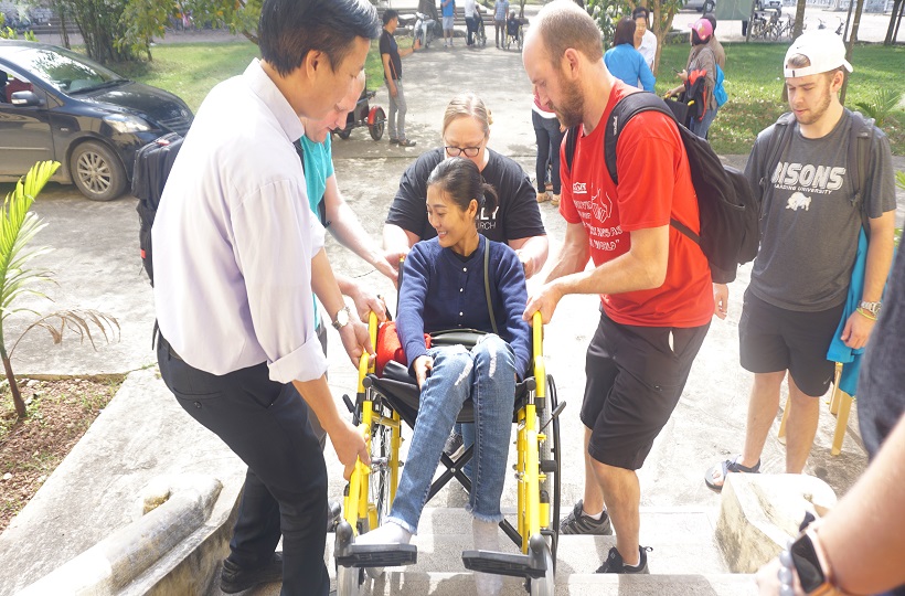 Caritas Vietnam: Sharing New Year Gifts With People With disabilities From American Wheelchair Mission