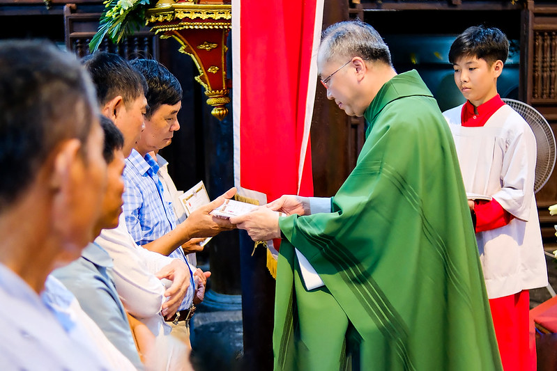 Caritas Hà Nội: Tiếp nhận 1.087 tân hội viên Caritas Việt Nam tại Giáo xứ Vĩnh Trị