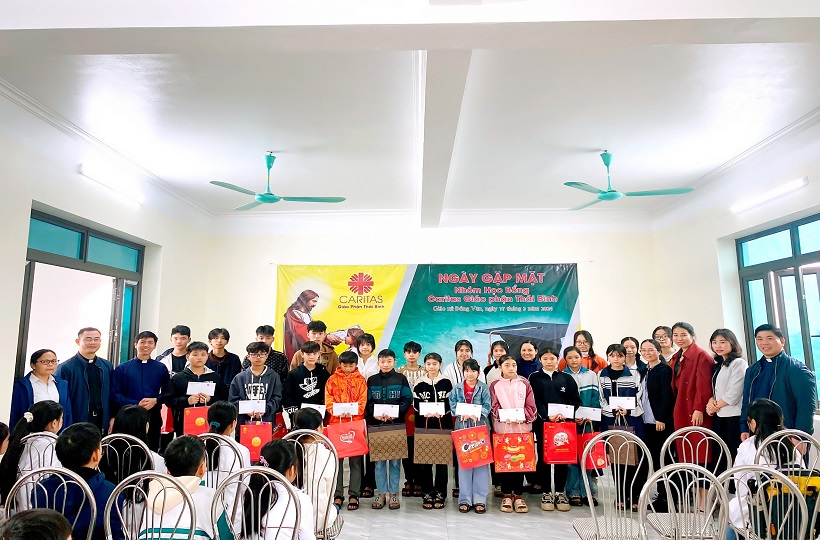 Caritas Thái Bình: Ngày Họp Mặt Nhóm Học Bổng 