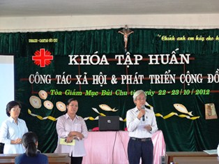 Khai mạc khóa Tập huấn Công tác Xã hội và Phát triển Cộng đồng tại TGM Bùi Chu