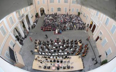 Buổi hòa nhạc do Caritas tổ chức tại Castel Gandolfo cho Đức Thánh Cha