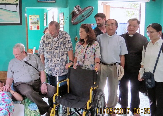 Caritas Huế và Đoàn American Wheelchair Mission tại Thừa Thiên - Huế