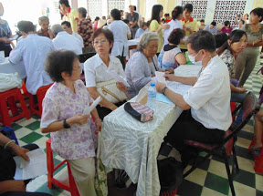 Caritas TGP. TPHCM - khám chữa bệnh cho người nghèo, tại nhà thờ Phanxicô Xavie - hạt Sài Gòn Chợ Quán