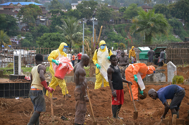Cuộc khủng hoảng Ebola kêu gọi phản ứng mạnh mẽ hơn