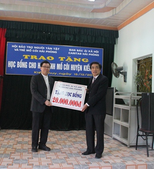 Hai Phong trao hoc bong