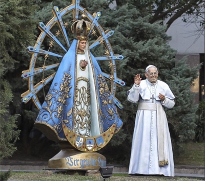 Đức Thánh Cha Phanxicô yêu cầu gỡ bỏ ngay bức tượng chân dung của Ngài ở Argentina