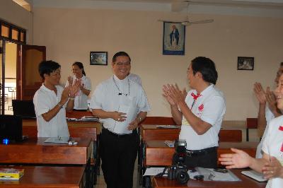 Đức Cha Tôma Vũ Đình Hiệu gặp gỡ Tham dự viên khóa Kỹ năng Truyền thông cơ bản
