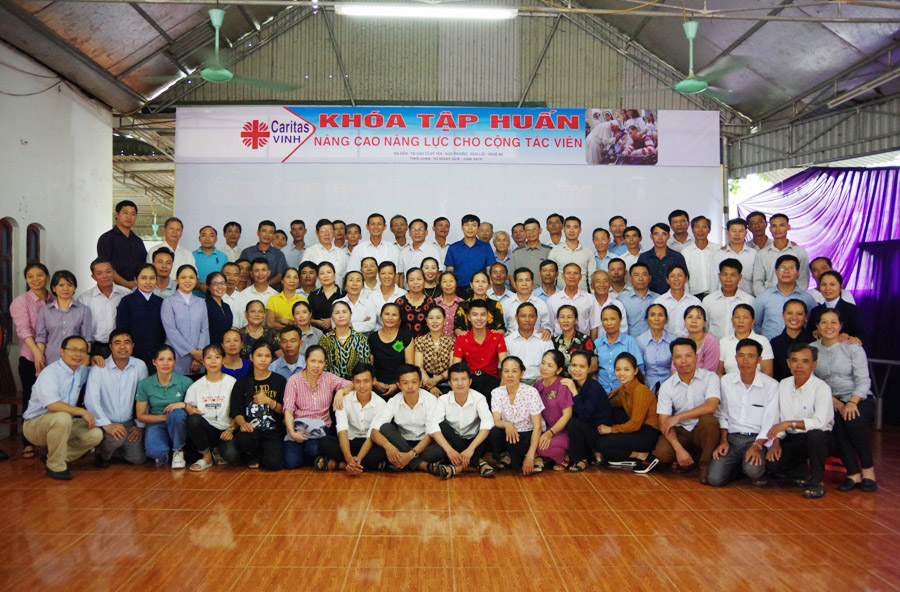 Caritas Vinh và Hà Tĩnh: Tập huấn “Nâng cao năng lực cho cộng tác viên, tình nguyện viên hỗ trợ người khuyết tật”