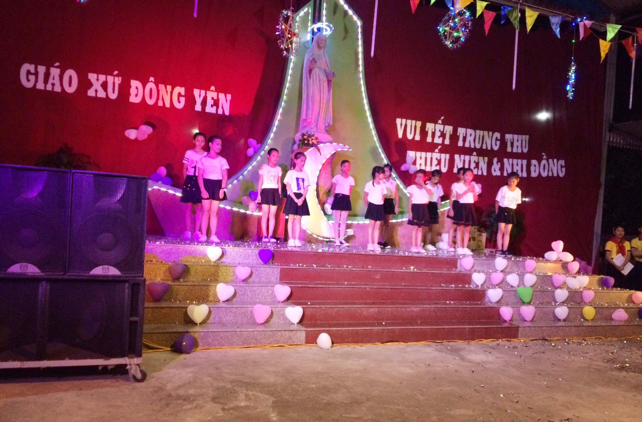 Caritas Thanh Hoá: Đêm Hội Trăng Rằm tại Giáo xứ Đông Yên - Giáo phận Thanh Hoá