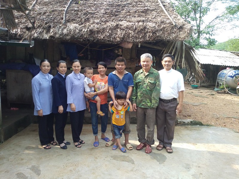 Caritas Hà Tĩnh: Niềm vui vì tình người trong công tác cứu trợ người dân vùng lũ lụt