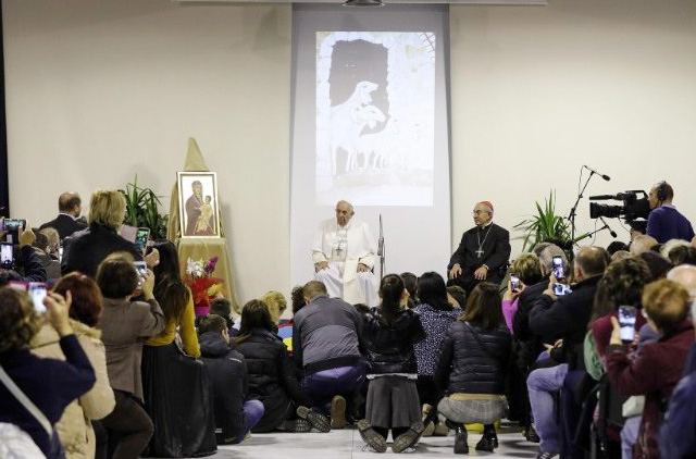 Đức Thánh Cha thăm trung tâm Caritas ở Roma