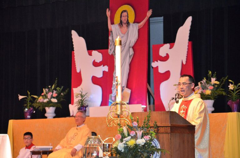 Caritas Thanh Hoá: Trao tặng Ánh Sáng Phục Sinh trong cơn đại dịch