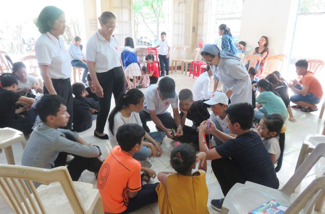 Caritas Huế: Tập huấn cho trẻ OVC tại Huế