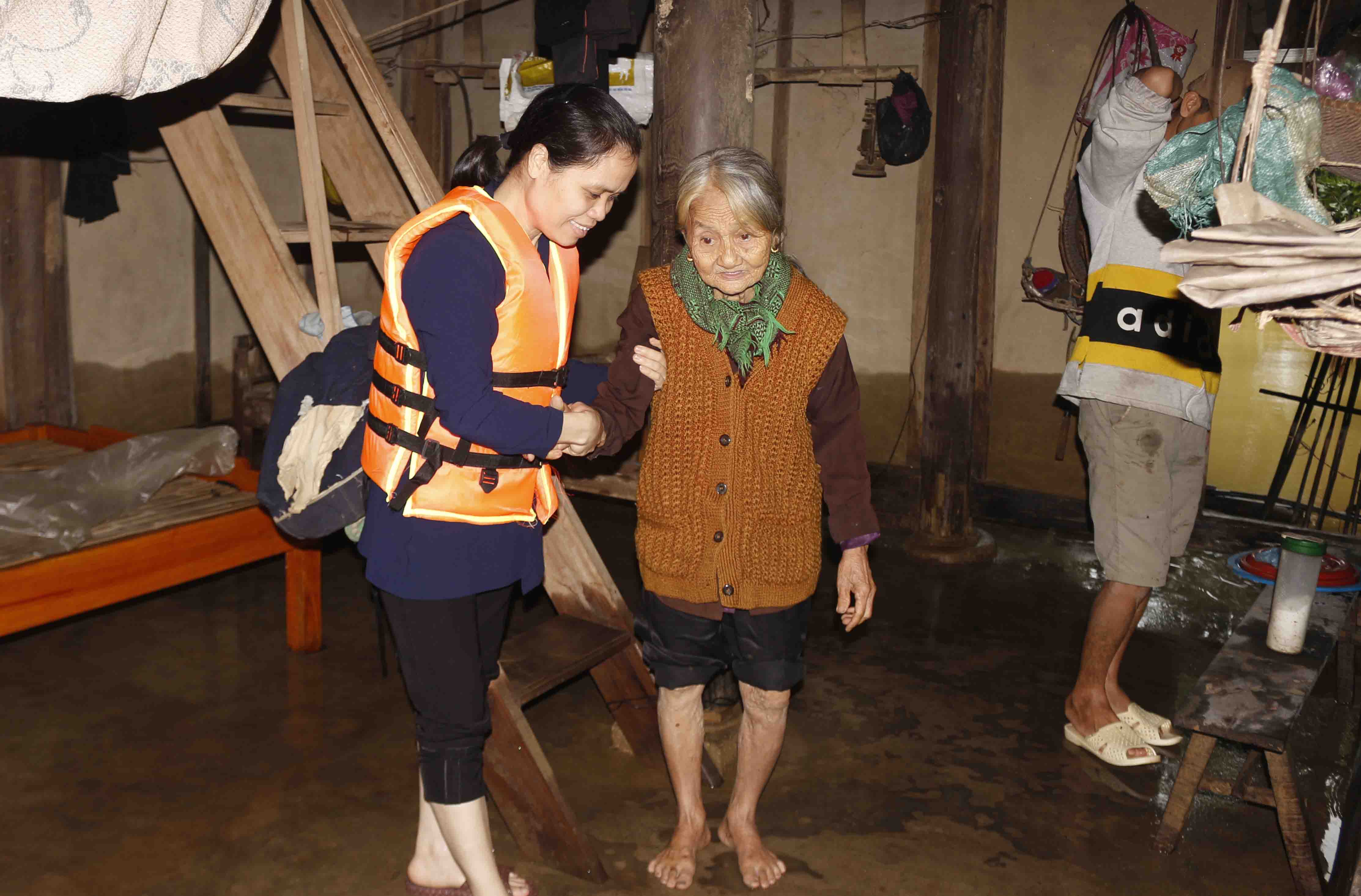 Caritas Hà Tĩnh: Thư Ngỏ Hỗ Trợ Khám Chữa Bệnh Cho Người Dân Vùng Lũ Lụt