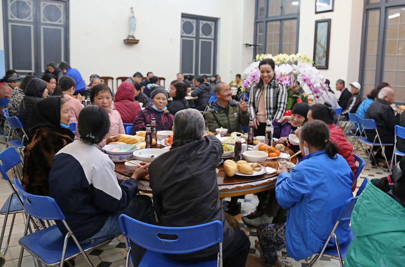 Caritas Hà Nội: Đức Tổng Giám mục Giuse mừng tất niên với anh chị em khó khăn