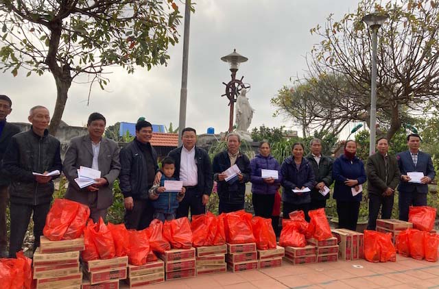 Caritas Bùi Chu: Thăm Và Tặng Quà Tết Cho Người Nghèo