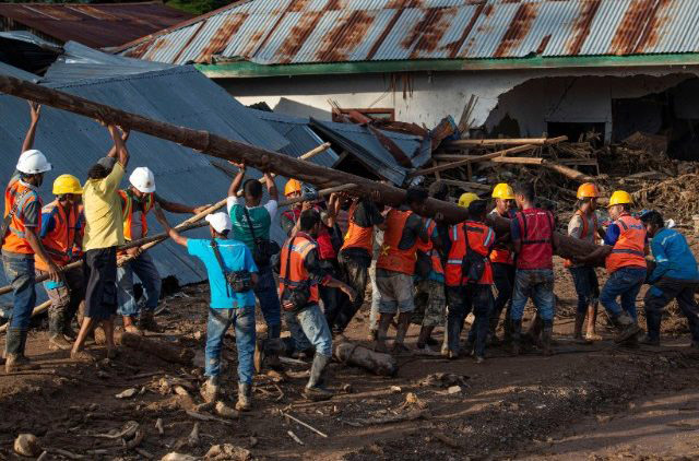 Caritas Indonesia tham gia cứu hộ các nạn nhân của thiên tai lốc xoáy