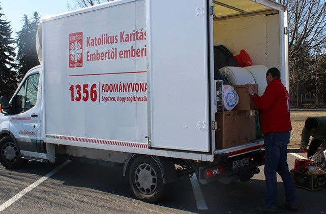 Caritas Hungary và bổn phận Kitô hữu giúp đỡ bất cứ ai chạy trốn chiến tranh
