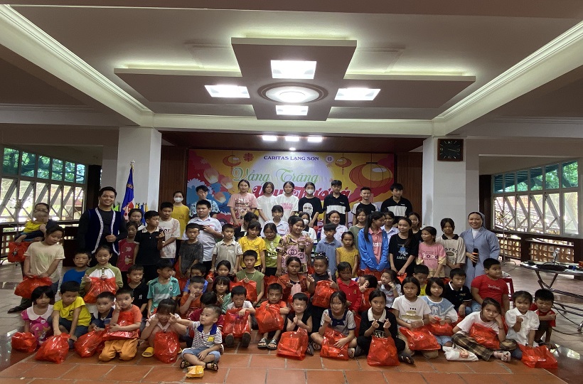 Caritas Lạng Sơn – Tổ chức Trung Thu cho trẻ OVC