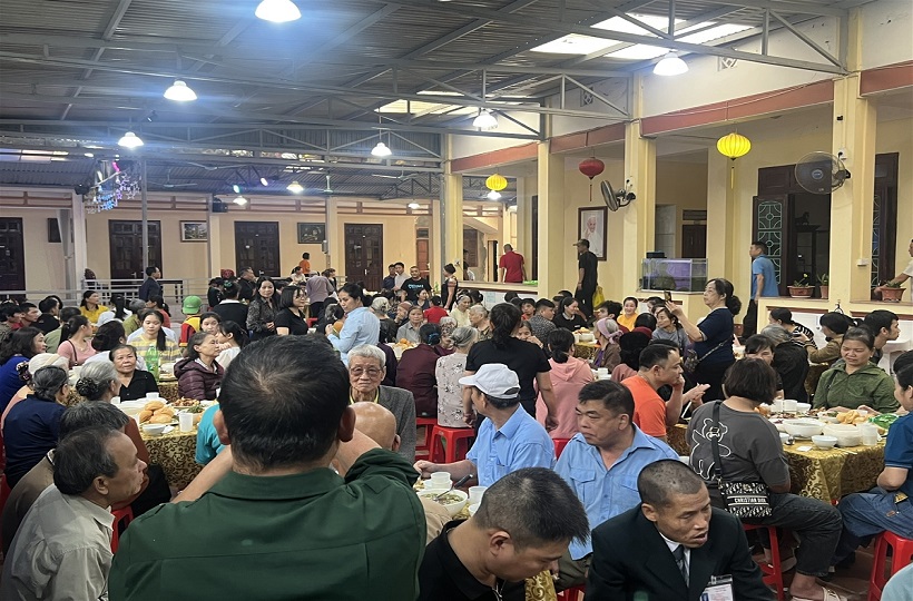 Caritas Lạng Sơn: Bữa cơm huynh đệ - ấp áp tình Chúa tình người
