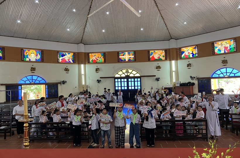 Buôn Bán Người Là Tội Ác Chống Lại Loài Người