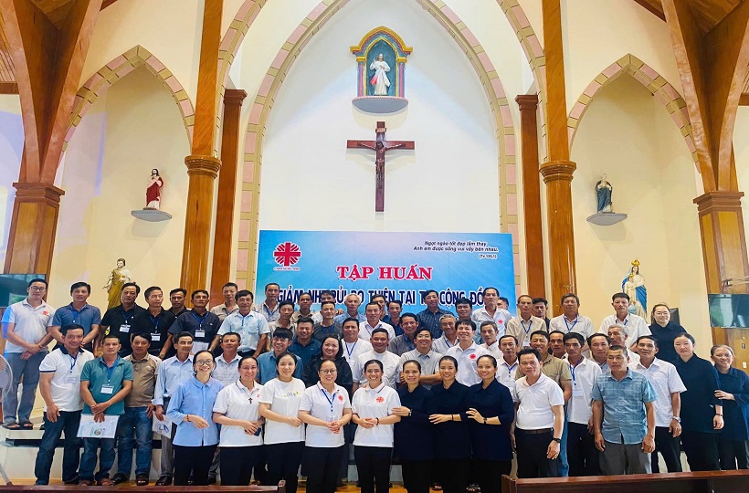 Caritas Hà Tĩnh: Tập Huấn Cứu Trợ Giảm Nhẹ Rủi Ro Thiên Tai Tại Cộng Đồng