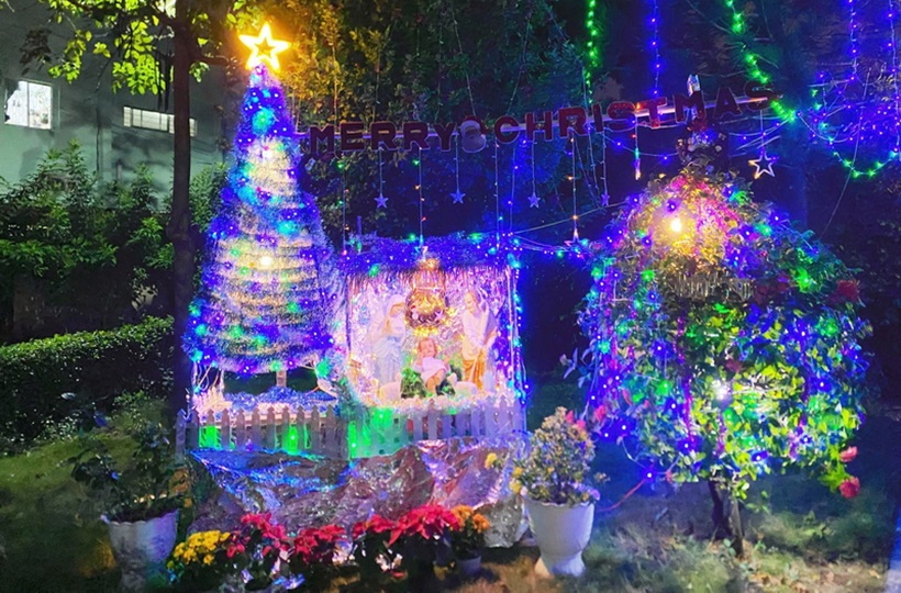 Hang Đá Giáng Sinh tại Bệnh Viện Bệnh Nhiệt Đới Sài Gòn