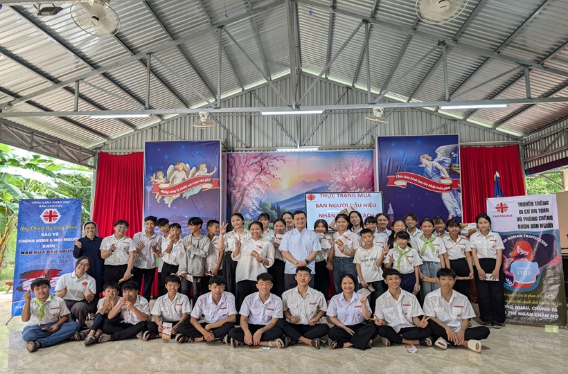 Caritas Huế giúp nâng cao nhận thức về di cư an toàn và phòng chống buôn bán người tại Giáo xứ Tiên Nộn