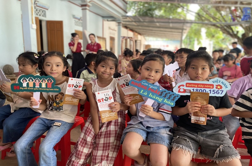 Caritas Hưng Hóa: Trao kiến thức, gieo ý thức phòng chống buôn bán người cho trẻ em vùng cao Lào Cai