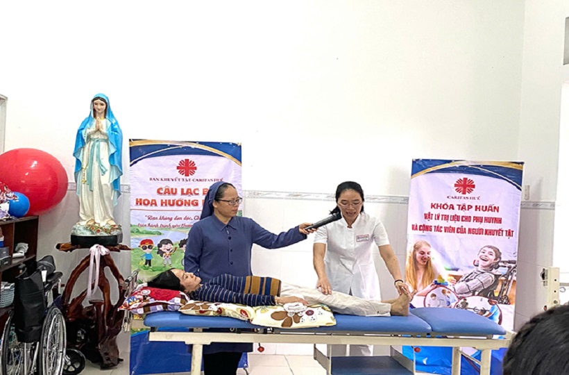 Caritas Huế – Khóa tập huấn phục hồi chức năng cho phụ huynh người khuyết tật và các cộng tác viên