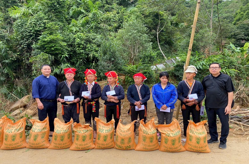 Caritas Hưng Hóa: Chia Sẻ Với Các Gia Đình Thiệt Hại Sau Bão Bualoi Tại Văn Bàn & Dương Quỳ, Tỉnh Lào Cai 
