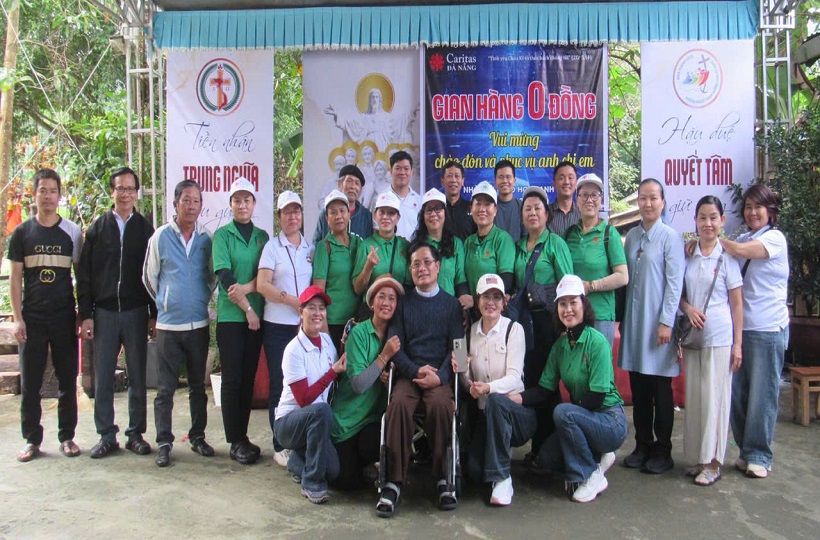 Caritas Đà Nẵng Đưa “Siêu Thị 0 Đồng” Về Vùng Lũ