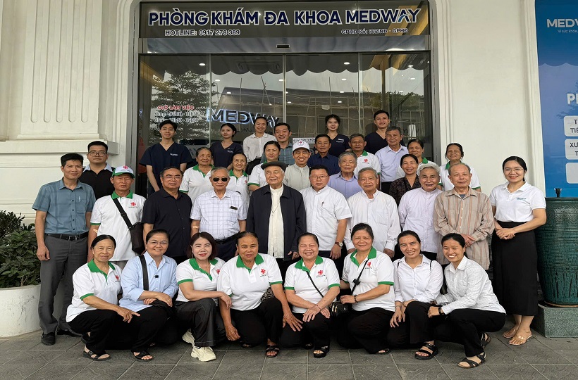 Caritas Bùi Chu: Ngày nắng ấm cùng Quý Cha Nhà An Dưỡng Xuân Hoá