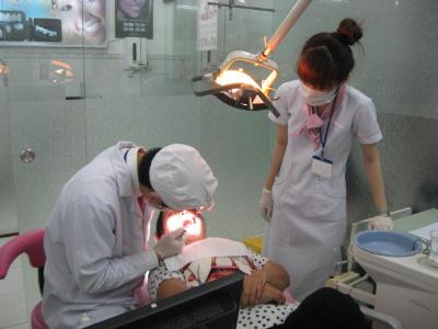 Khám, chữa răng cho bệnh nhân nghèo, đợt cuối năm 2012