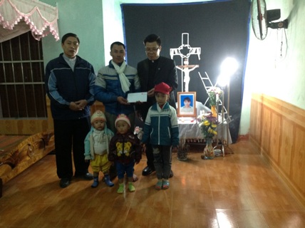 Caritas Giáo tỉnh miền Bắc thăm gia đình các nạn nhân trong vụ đắm thuyền tại Tiền Hải – Thái Bình