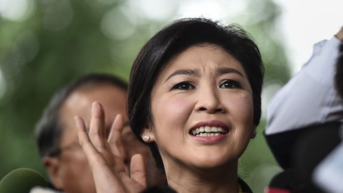 Bà Yingluck đi lưu vong như anh trai mình