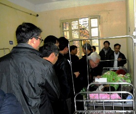 Caritas Bắc Ninh thăm và chia sẻ với nạn nhân Giáo Họ Ngọc Lâm
