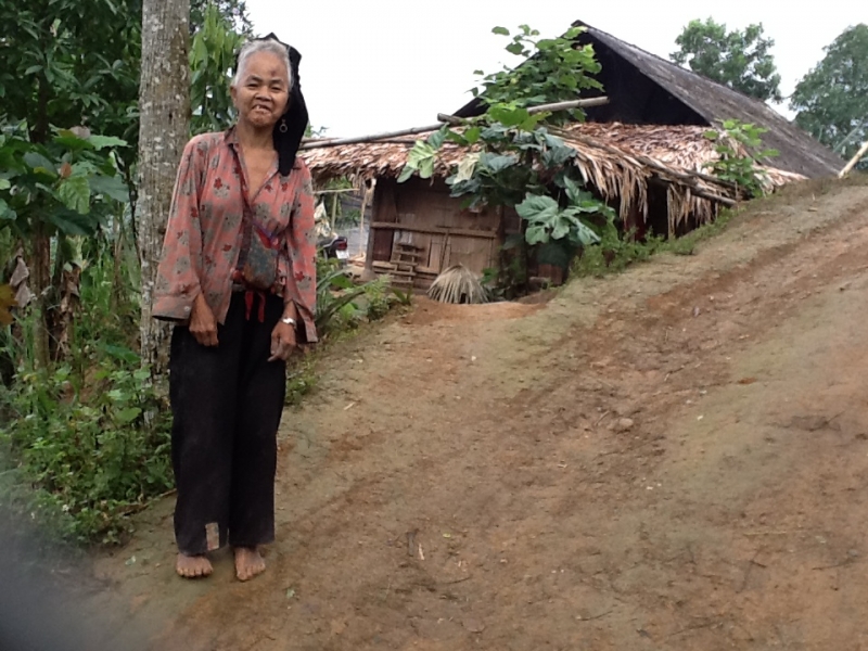 Caritas Hưng Hóa : Trao nhà tình thương cho gia đình bà Trần Thị Mong ở Lương Sơn - Bảo Yên- Lao Cai