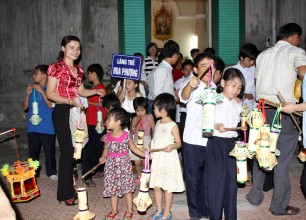 Caritas Hải Phòng: “Vầng trăng Yêu thương và Hy vọng” dành cho trẻ em có hoàn cảnh đặc biệt