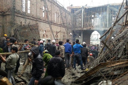 THÁI NGUYÊN: Sập công trình mái nhà thờ, hàng chục người bị vùi lấp