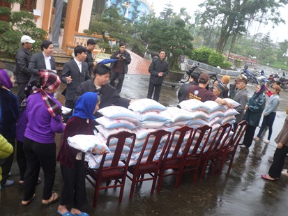 Caritas Bùi Chu thăm người nghèo trong Giáo Phận
