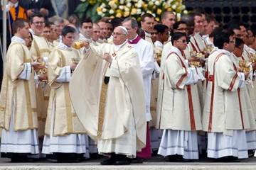 Bốn vị Giáo hoàng trong cùng một ngày lịch sử