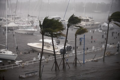 Biến đổi khí hậu khiến các cơn bão tồi tệ hơn ra sao?