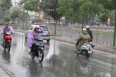 Bão số 8 tiếp tục mạnh lên, Hà Nội có mưa