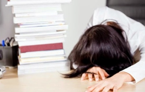 Một nhân viên bị buộc làm việc quá sức đến độ phải tự tử