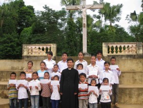 Caritas Hưng hóa trao học bổng giáo hạt Tây Bắc Phú Thọ