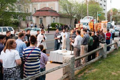 Sức mạnh cầu nguyện của cuộc biểu dương Công Giáo tại Harvard trước sự kiện Lễ Đen