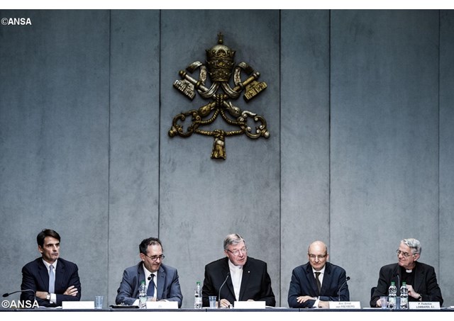 Ngân sách năm 2014 của Tòa Thánh bị hụt 25,6 triệu Euro