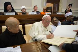 Faith Leaders, Pope Sign Declaration Against Slavery at Vatican